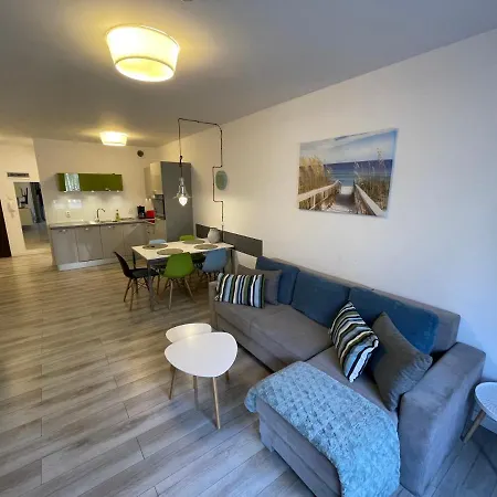 Apartament Polanki Kolobrzeg Z Podgrzewanym Basenem Exterior photo